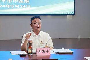 见过像KD这样0罚球砍40分的球员？布克：没有 他的效率在另一档